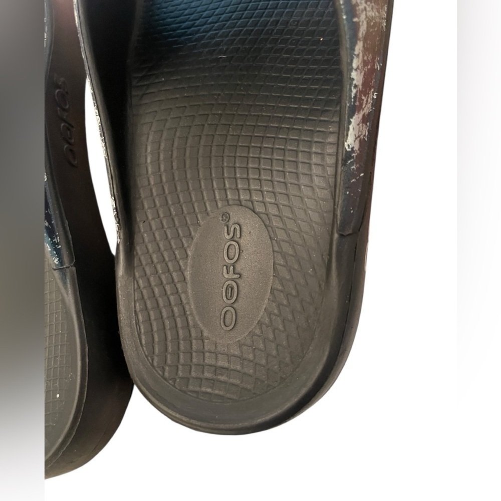 Oofos Woman OOahh Slide Snake Skin Black Blue Gray Slip On Sandals Size 9 - Picture 5 of 7